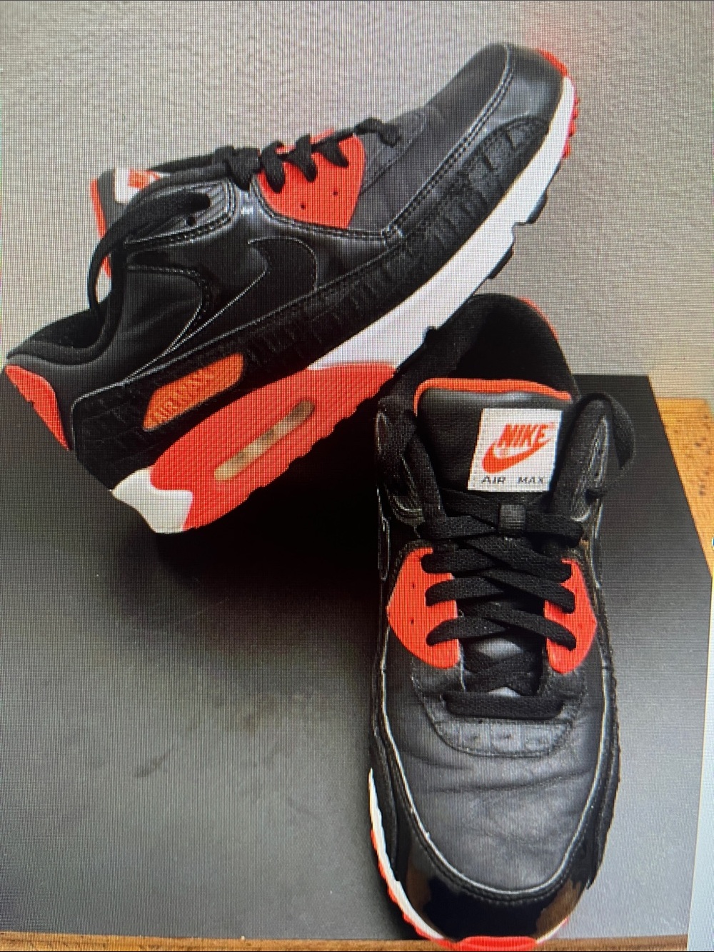 Nike Air Max 90 Black Croc Infrared 725235-006 US 11 Excellent condition.